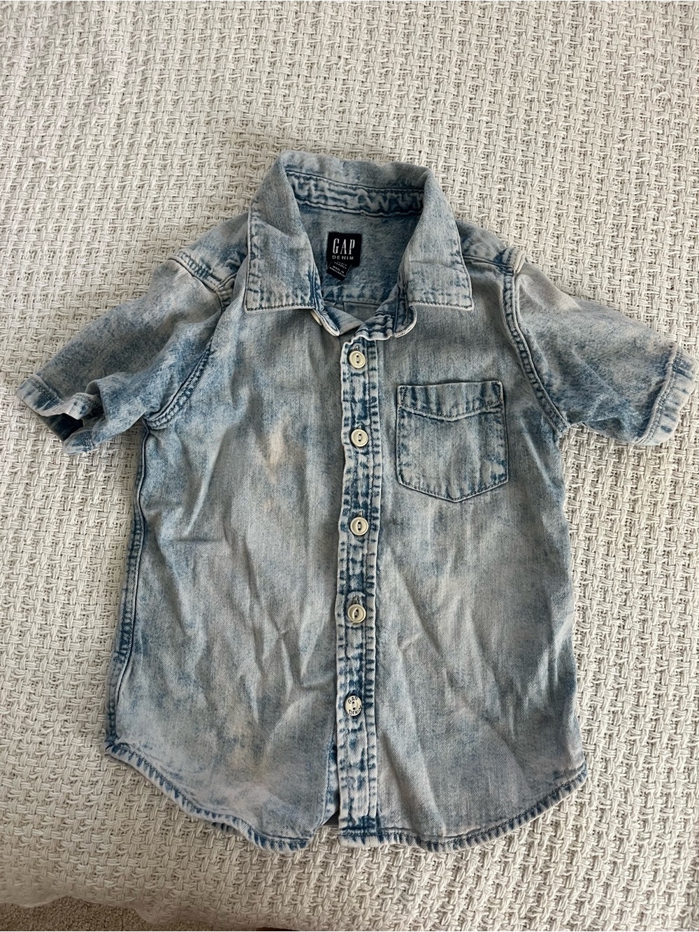 GAP Washed Light Blue Denim Short-Sleeve Button-Up Shirt